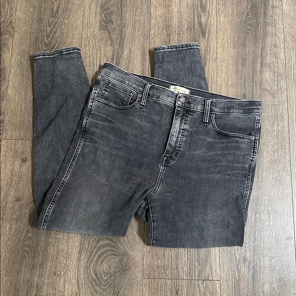 Madewell Denim - Madewell High Rise Skinny Crop Jeans size 32